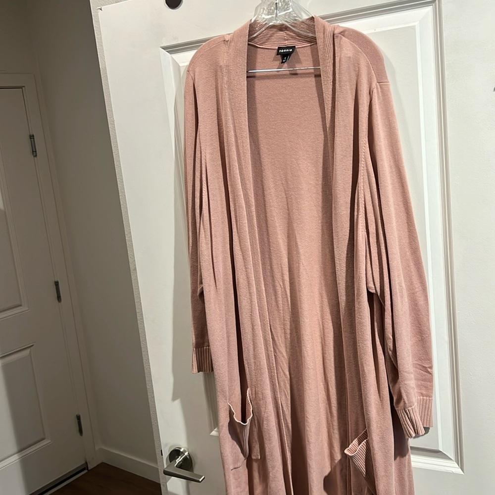 Torrid Long blush cardigan size 4